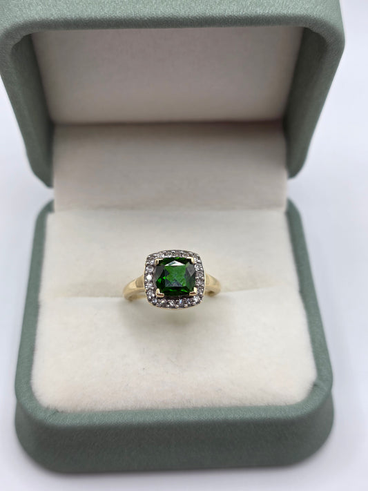 9ct gold diopside and diamond ring