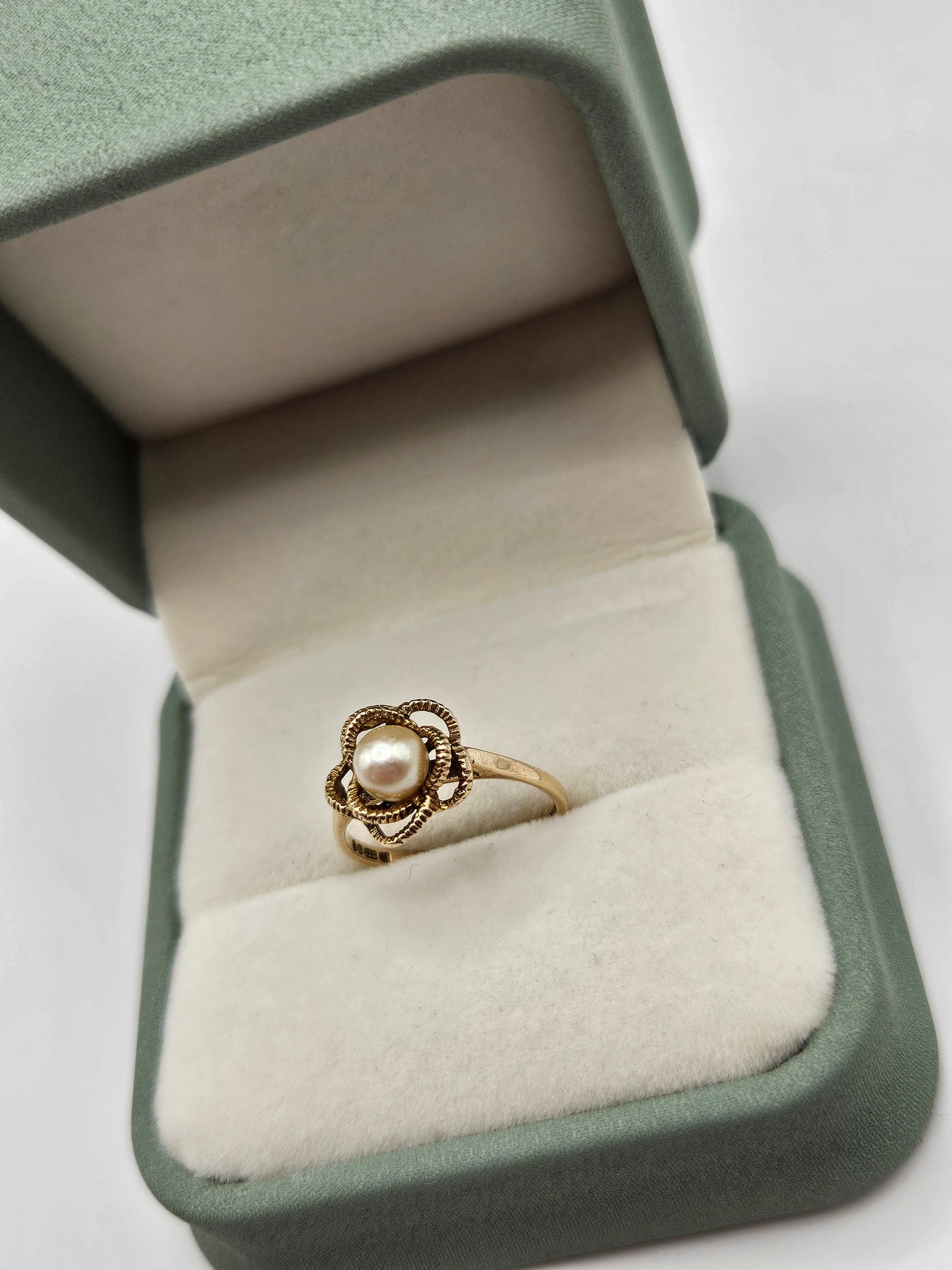 Vintage 9ct gold pearl ring