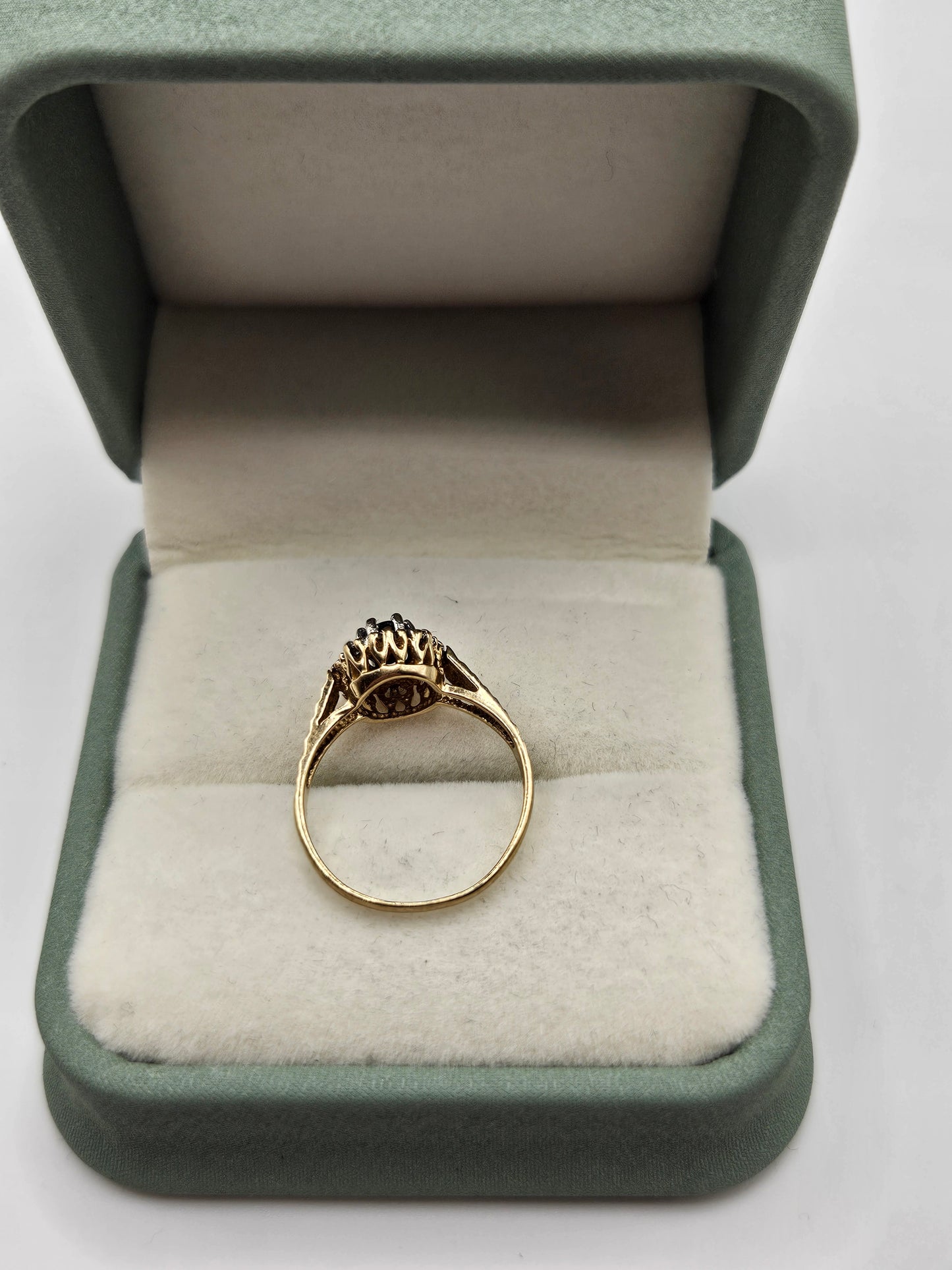 9ct gold sapphire and diamond ring