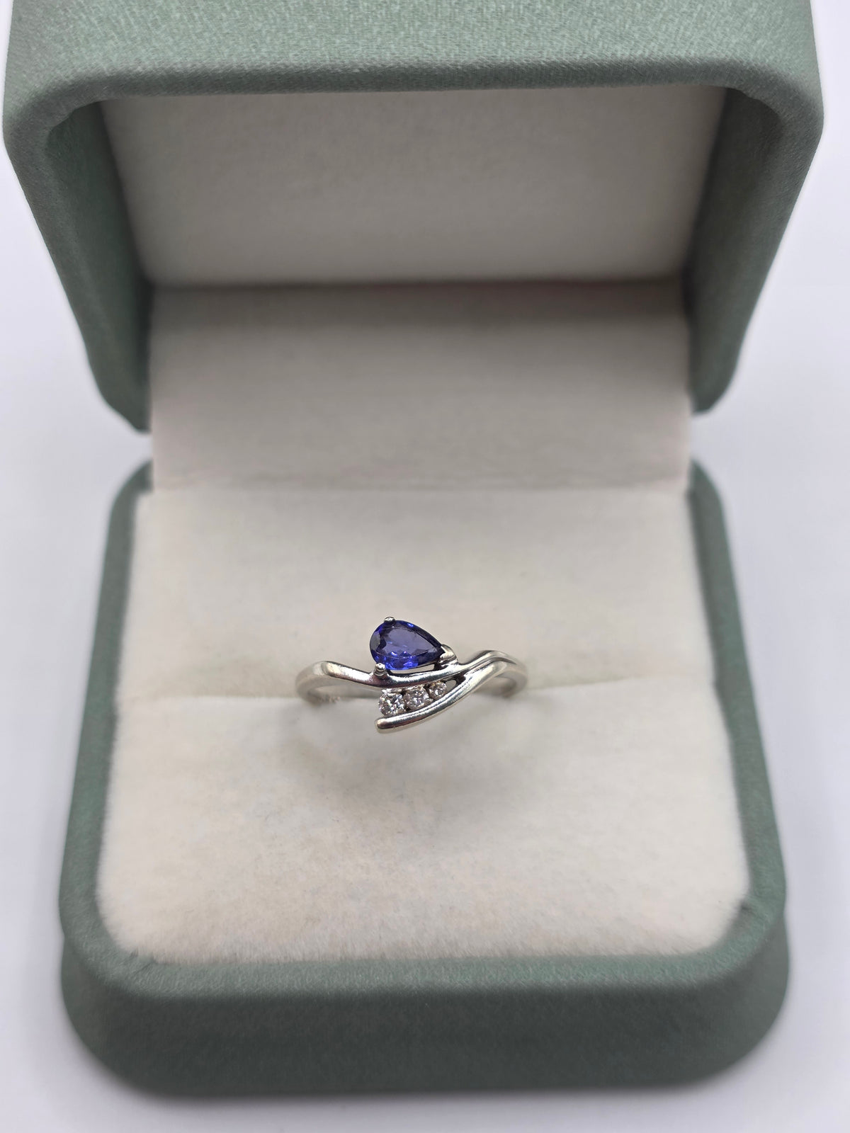 9ct white gold tanzanite and diamond ring