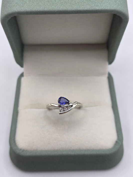 9ct white gold tanzanite and diamond ring