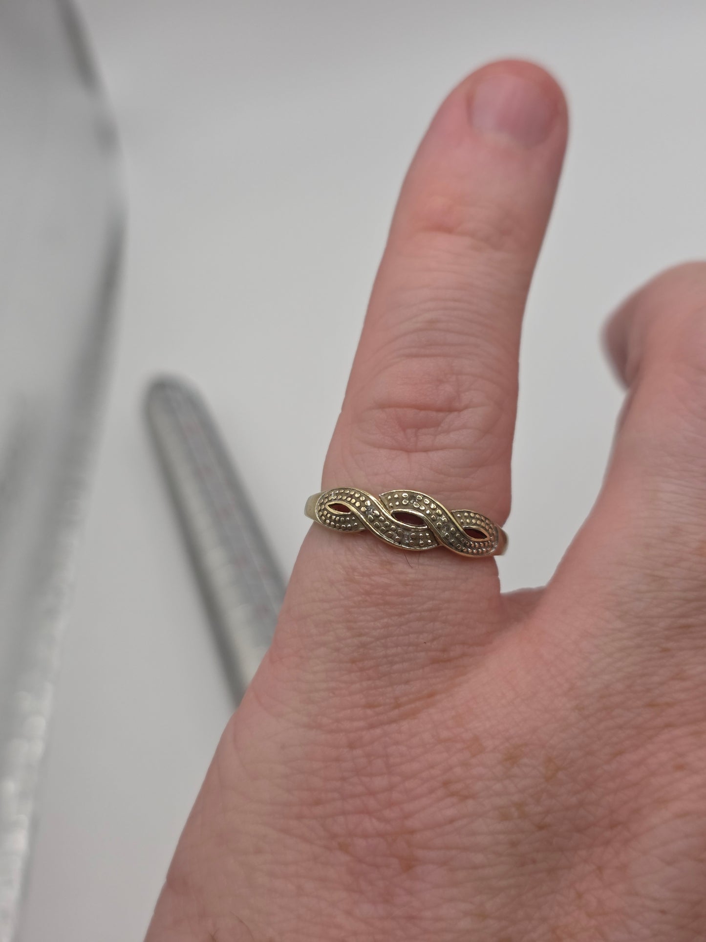 9ct gold diamond ring