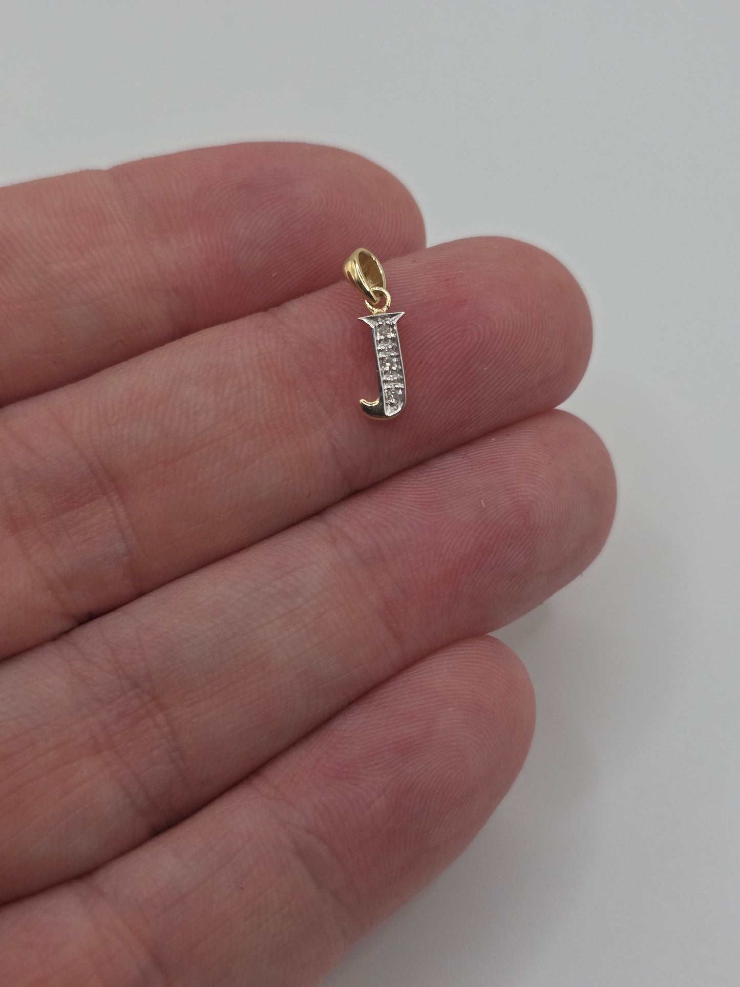 9ct gold diamond initial J pendant