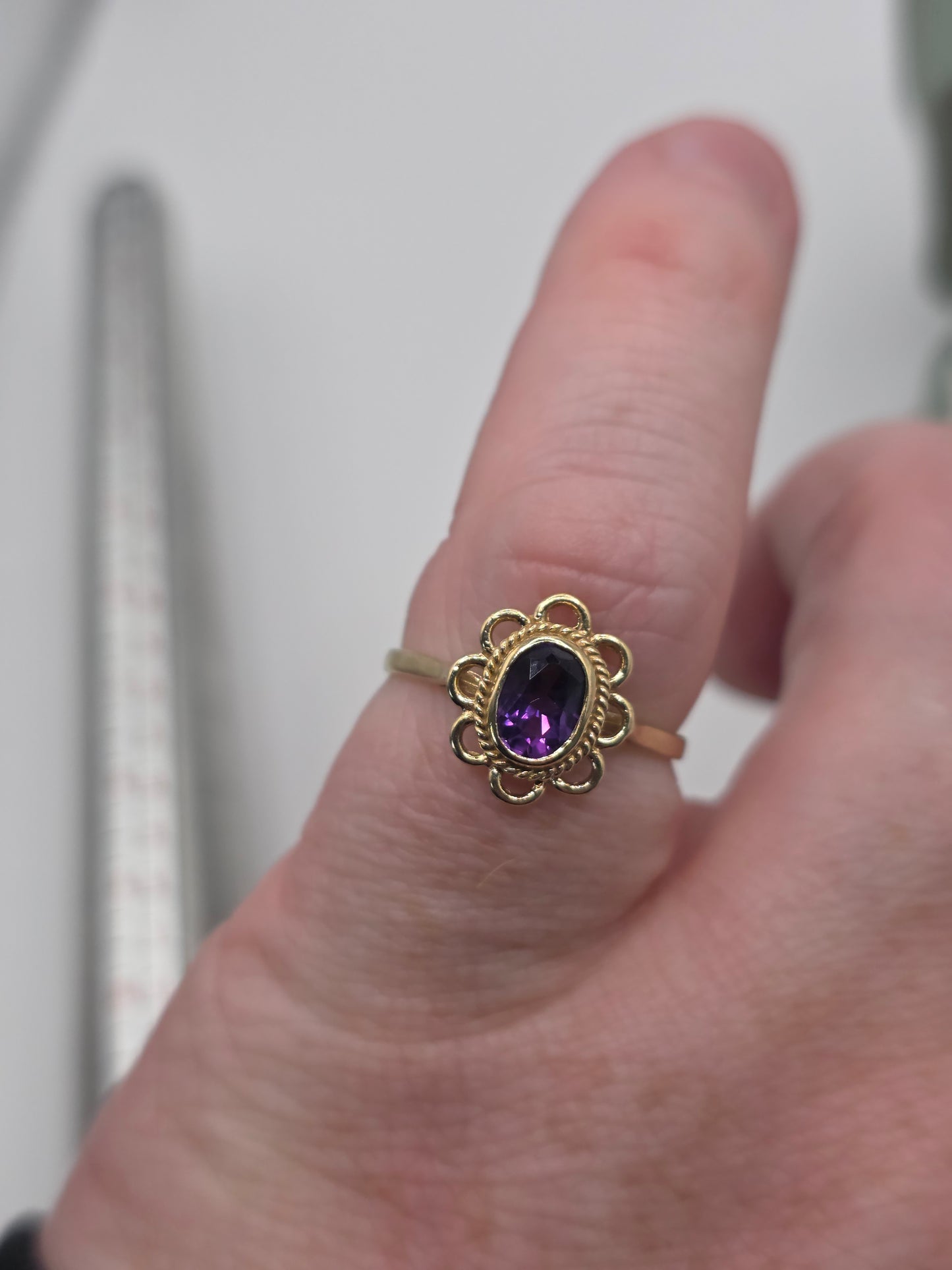 9ct gold amethyst ring