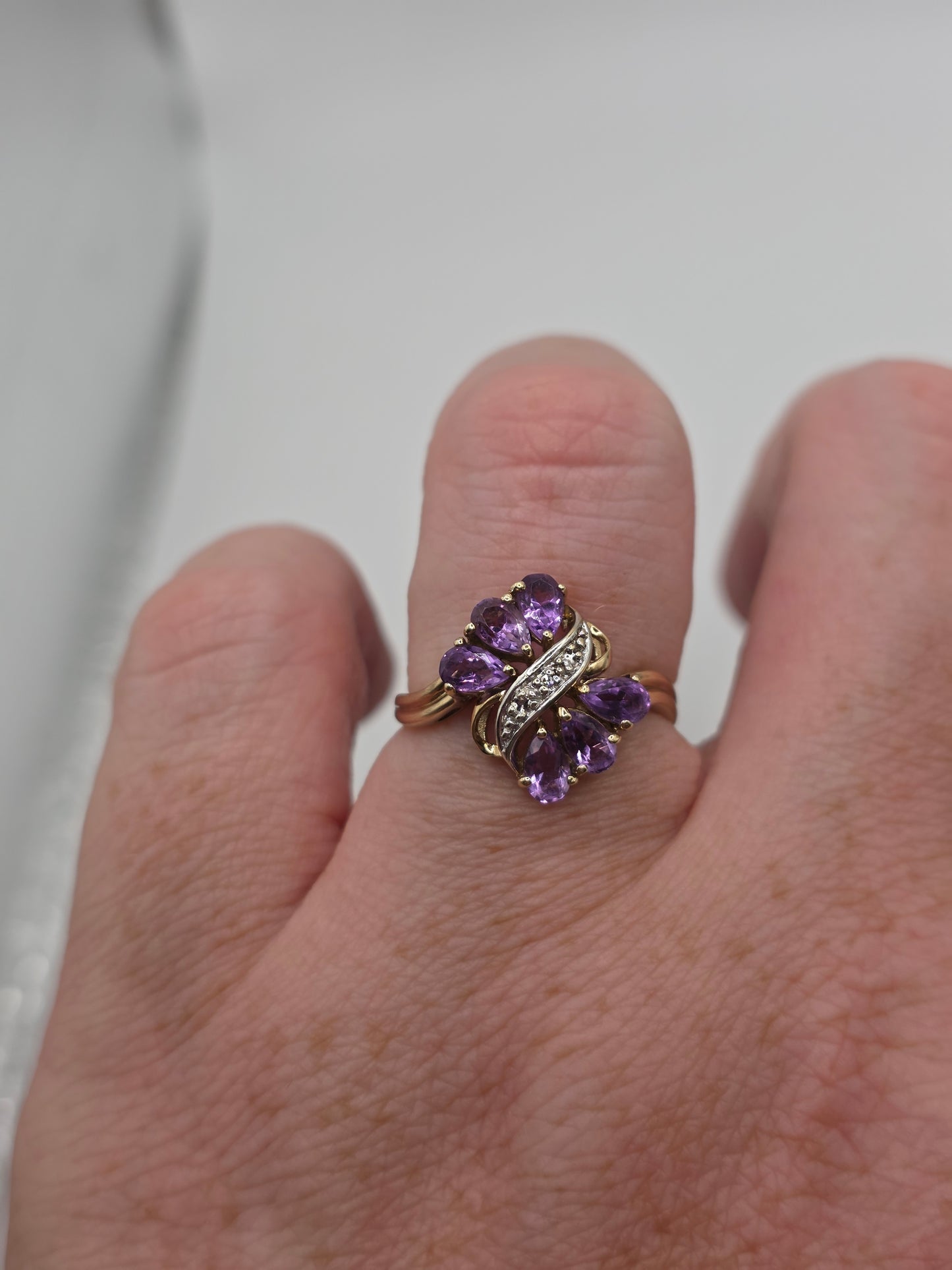 9ct gold amethyst and diamond ring