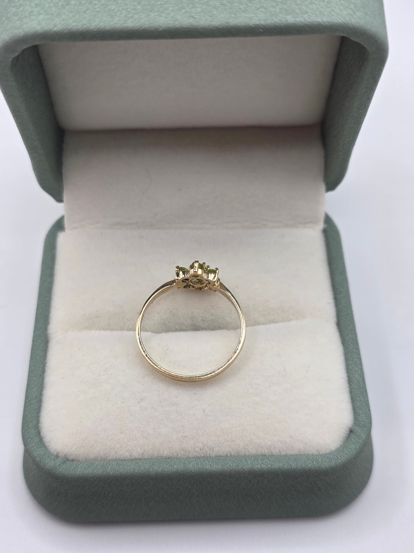 9ct gold peridot cluster ring