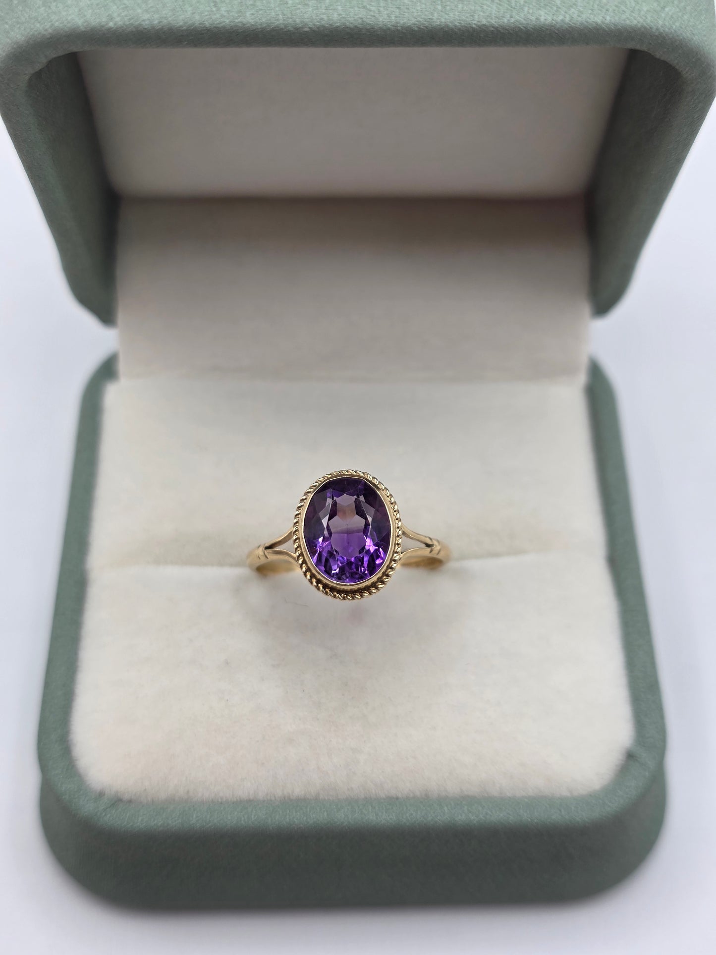 9ct gold amethyst ring