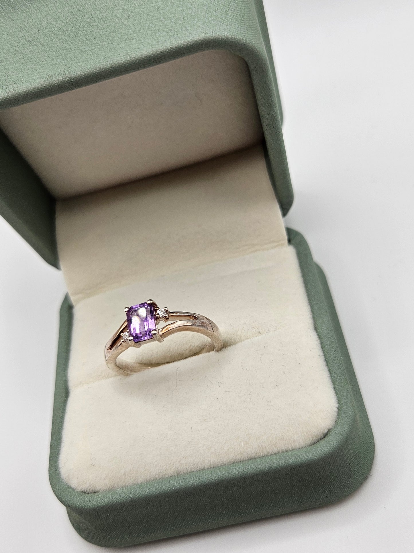 Silver amethyst ring