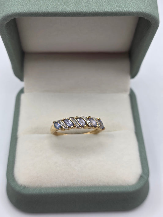 9ct gold tanzanite and diamond ring