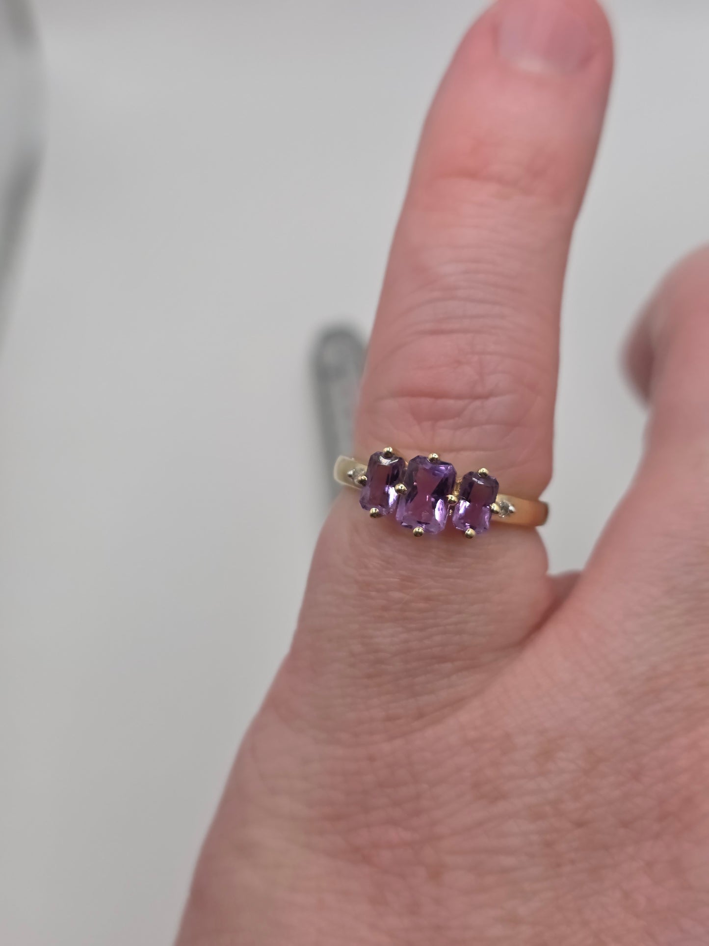 9ct gold amethyst and diamond ring