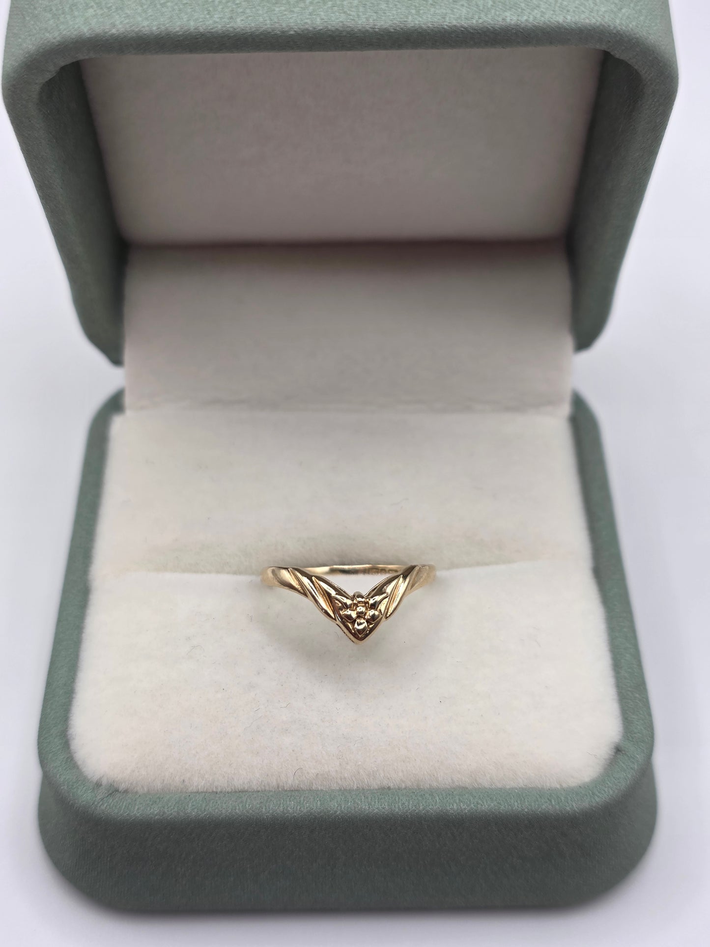 9ct gold wishbone ring