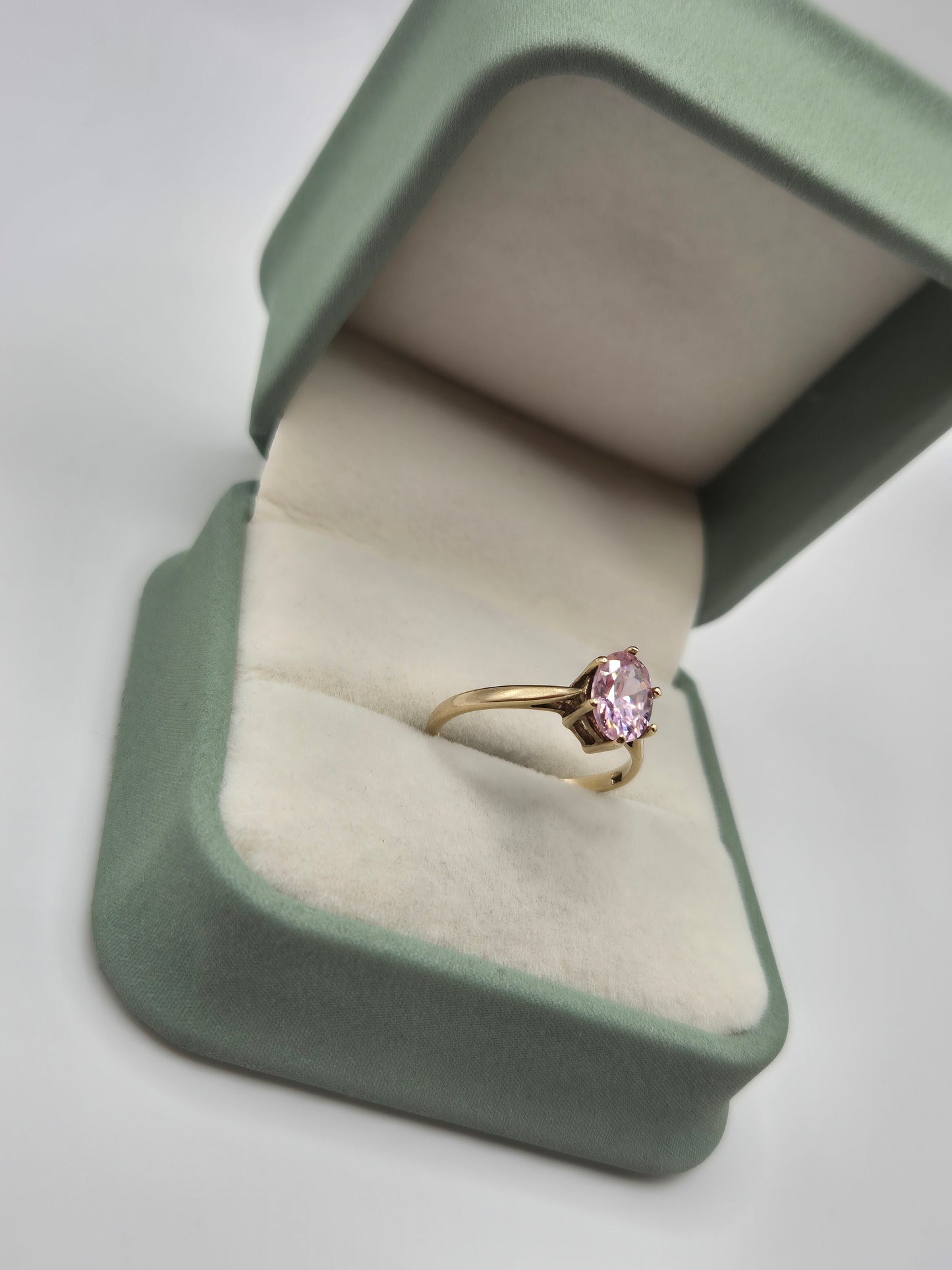 9ct gold pink gemstone ring