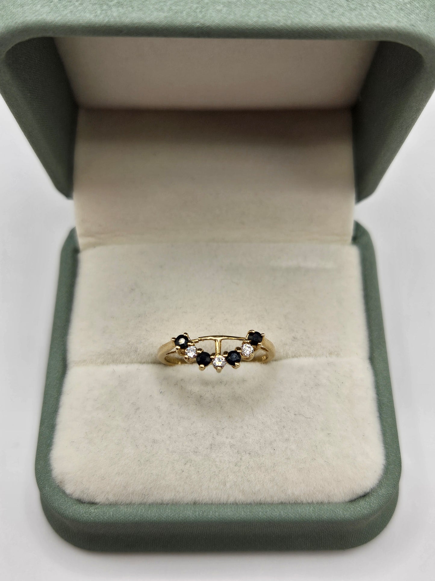 9ct gold sapphire and cz ring