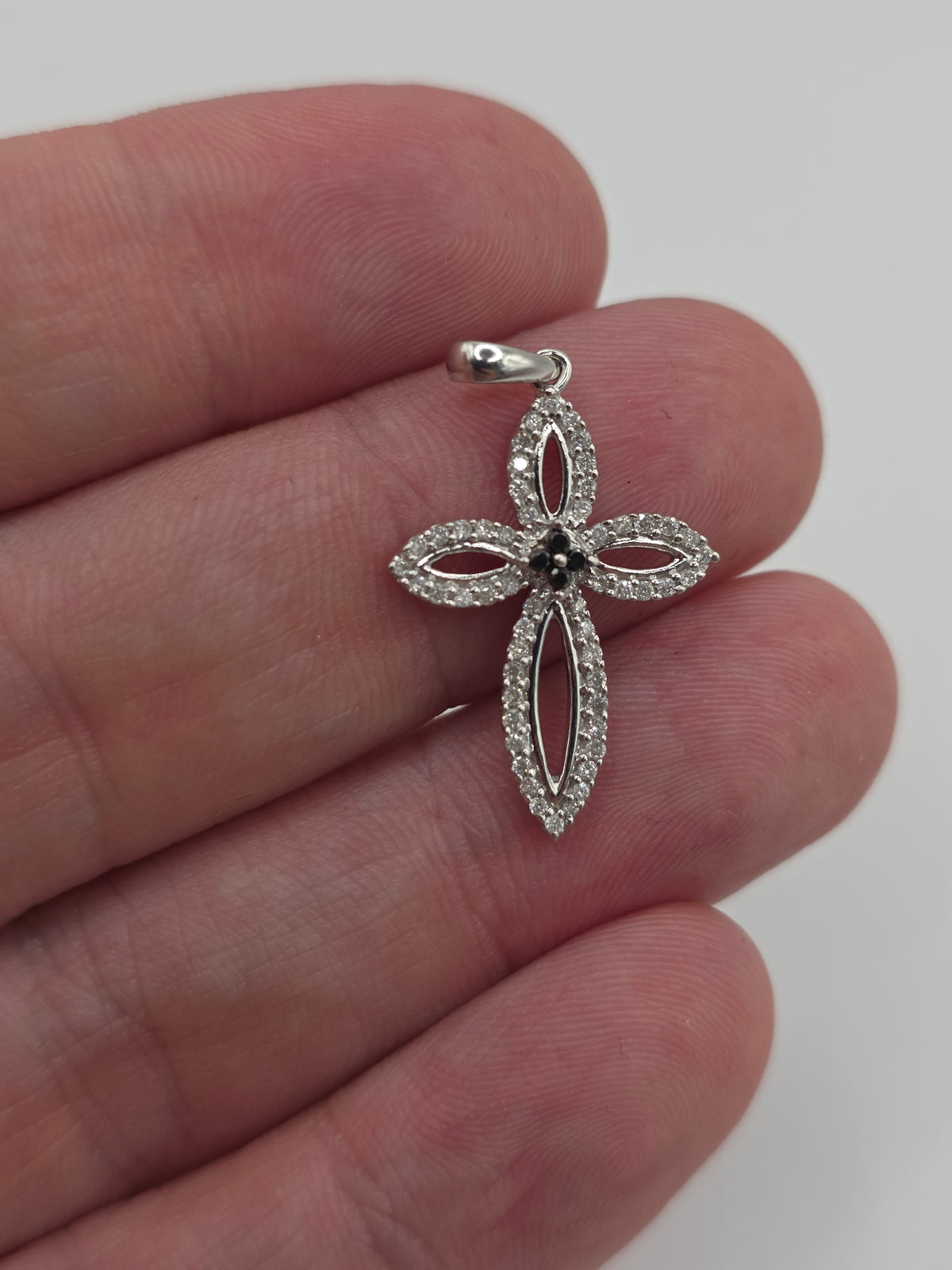 9ct white gold diamond cross pendant