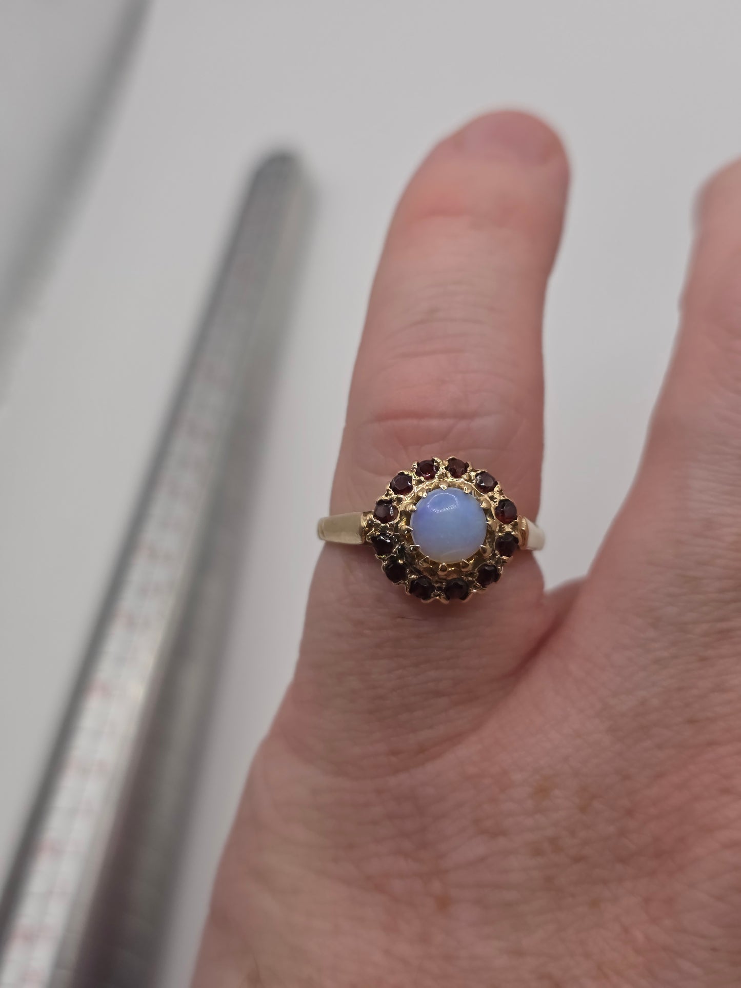 9ct gold opal and garnet ring