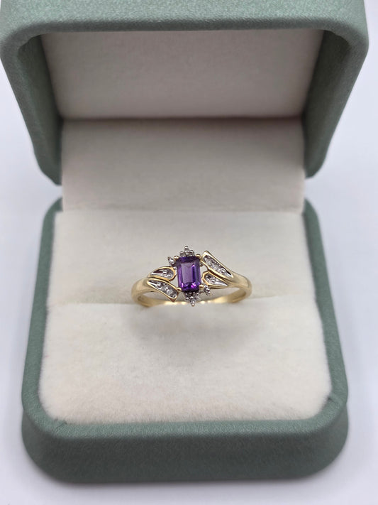 9ct gold amethyst and diamond ring