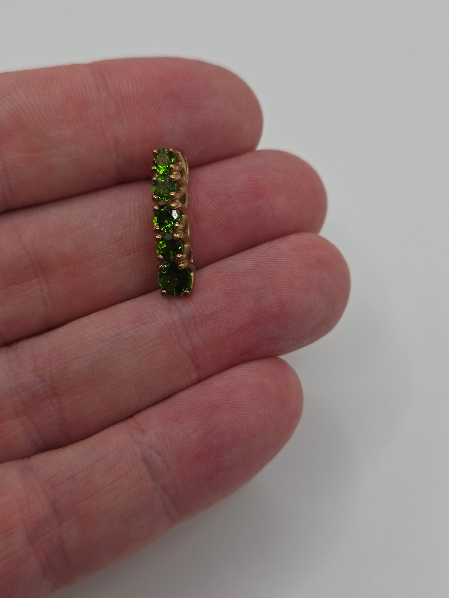 9ct gold diopside pendant