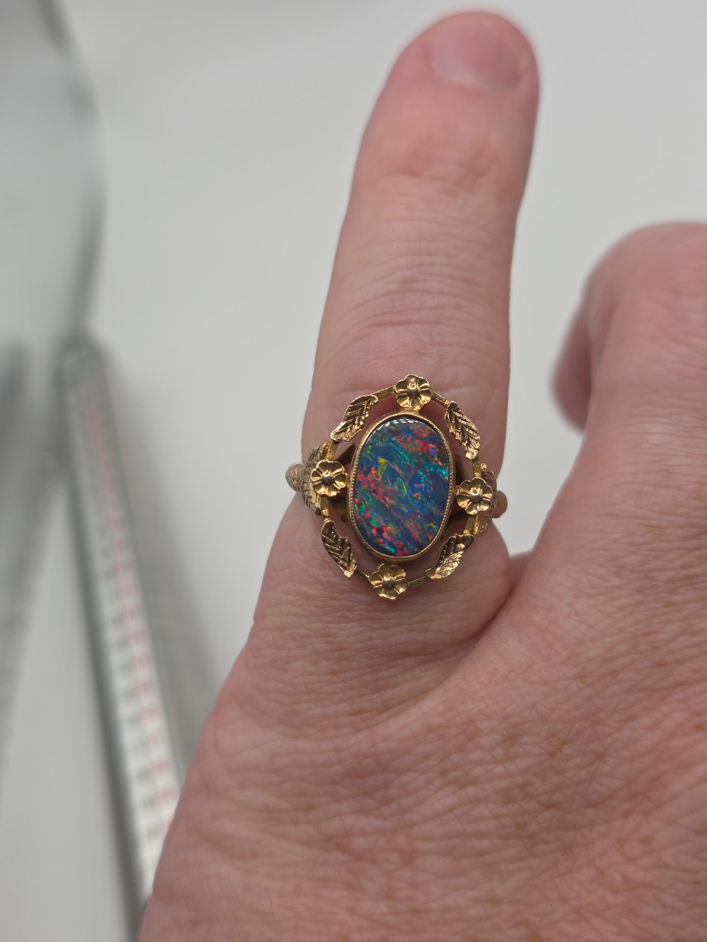 Fine vintage 9ct gold black opal doublet ring