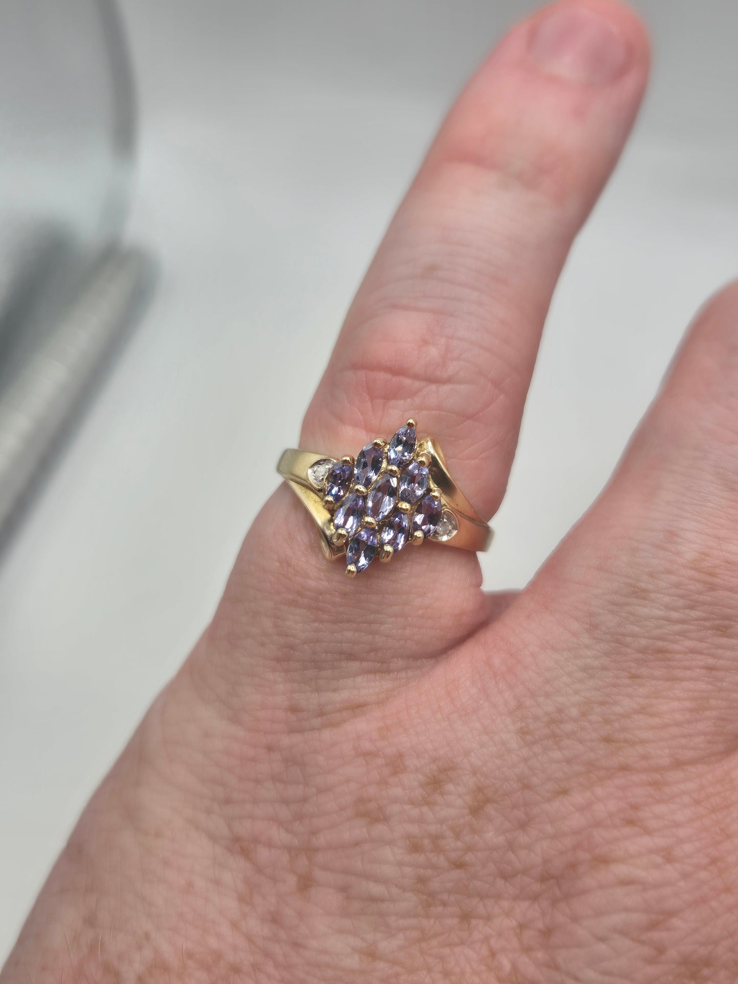 9ct gold tanzanite and diamond ring