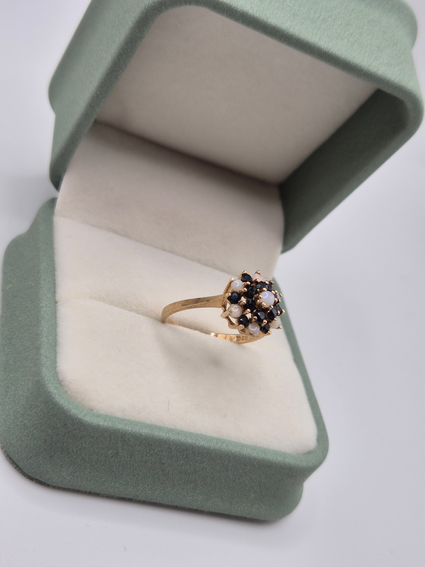 9ct gold sapphire and opal ring