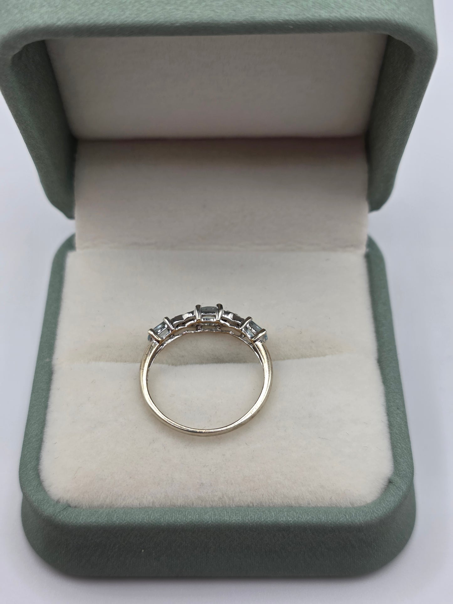 9ct gold topaz and diamond ring