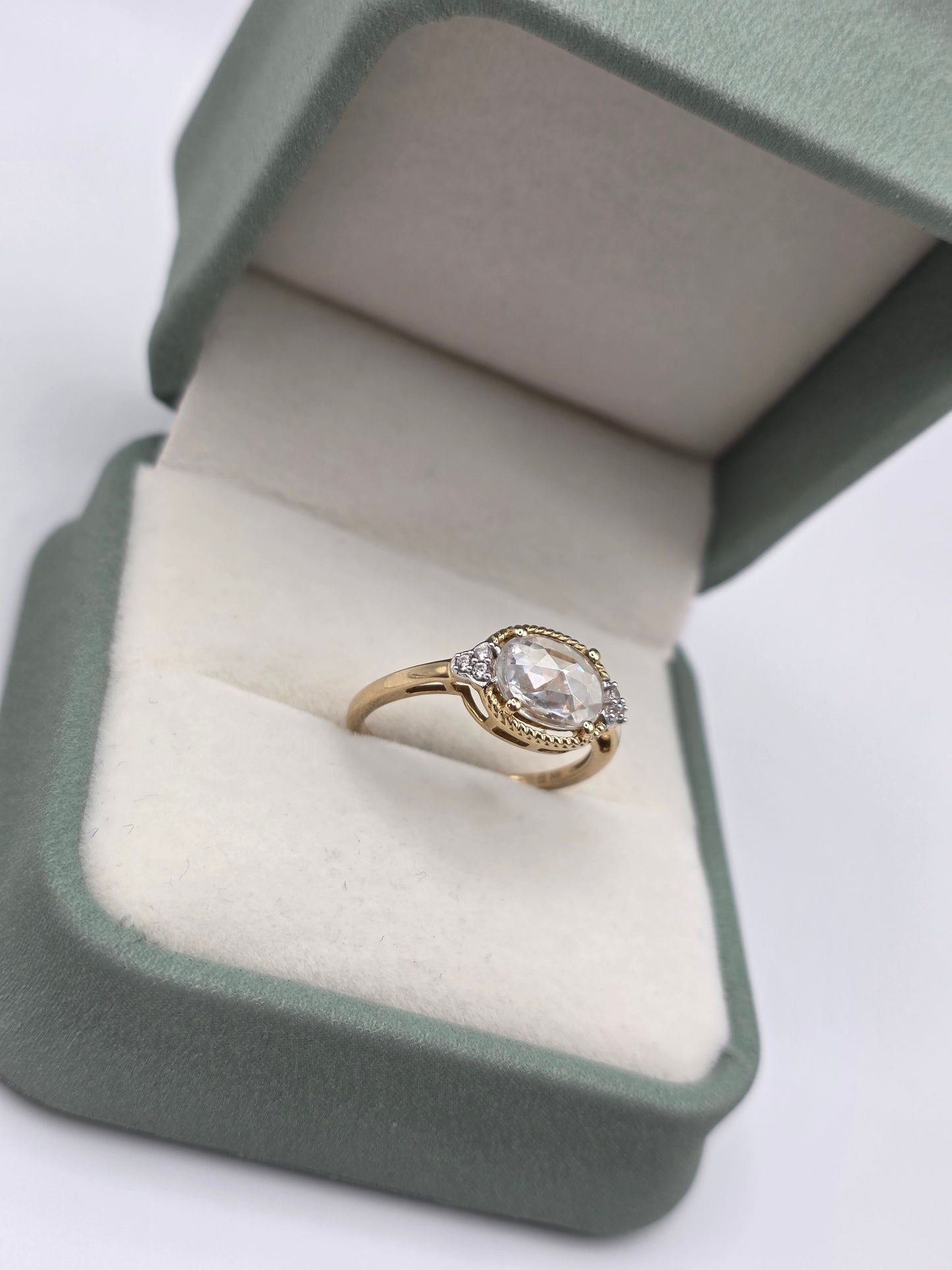 9ct gold morganite and zircon ring