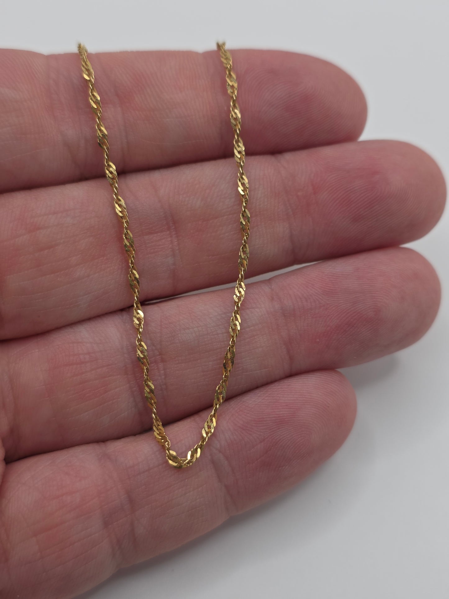 9ct gold twist link chain (62)