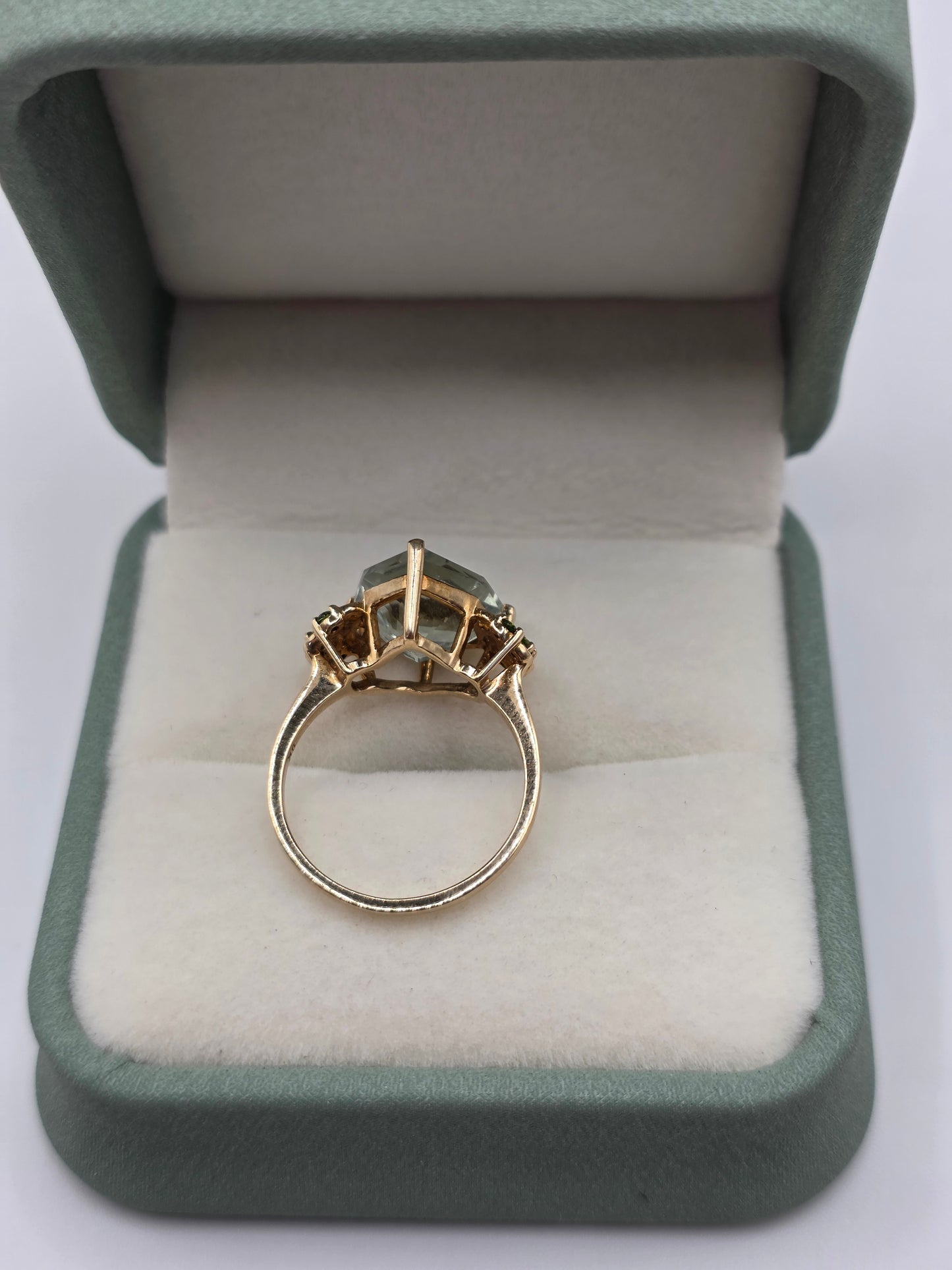 9ct gold green amethyst ring
