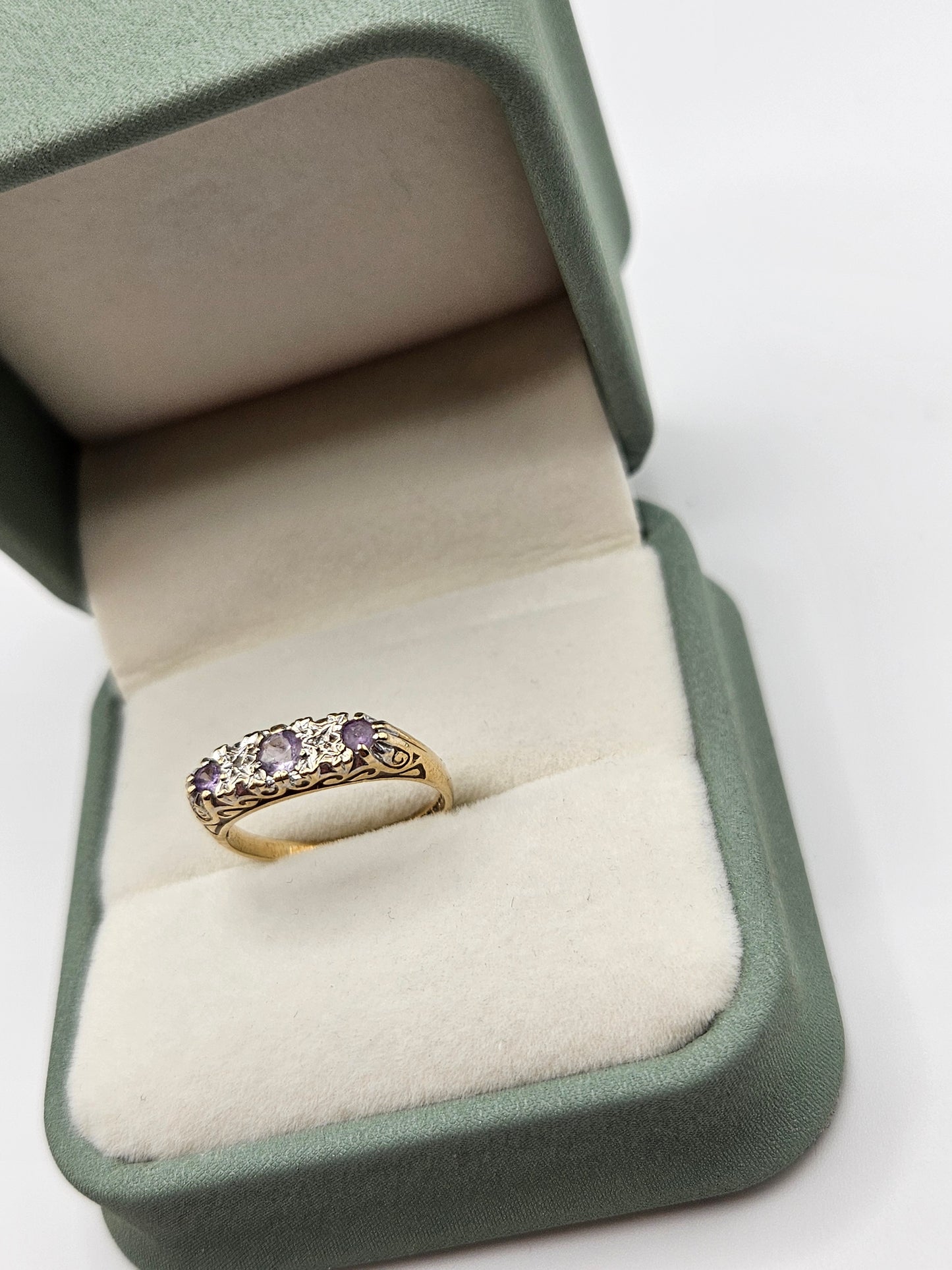 9ct gold amethyst and diamond ring