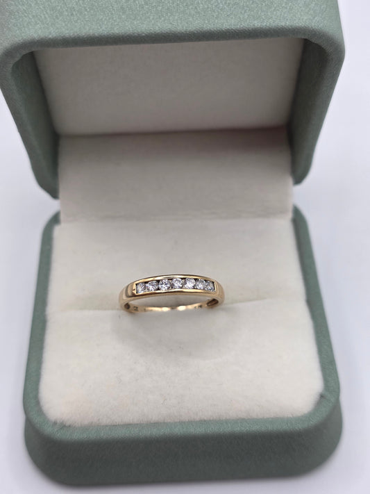 9ct gold cz ring