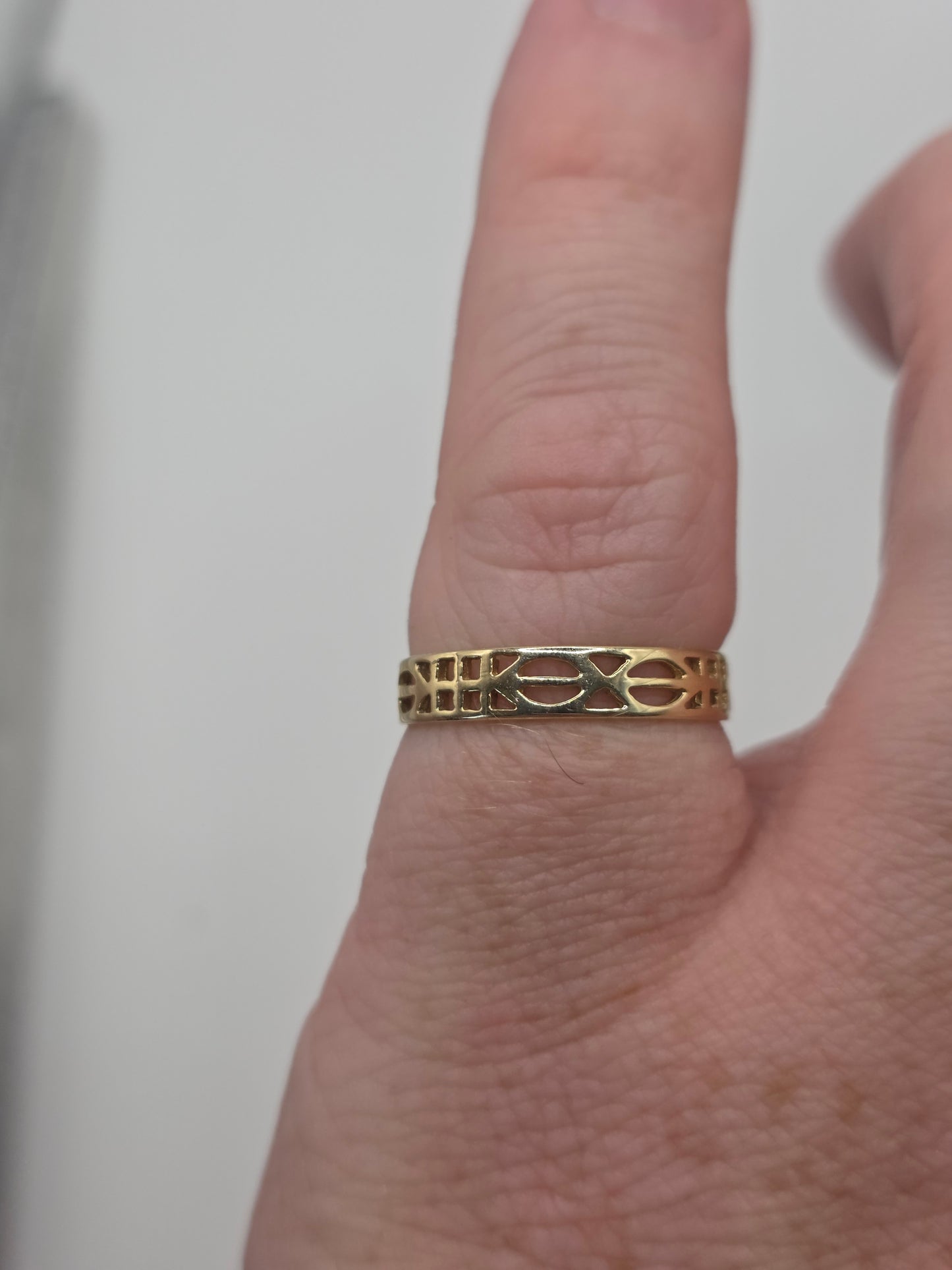 9ct gold ring