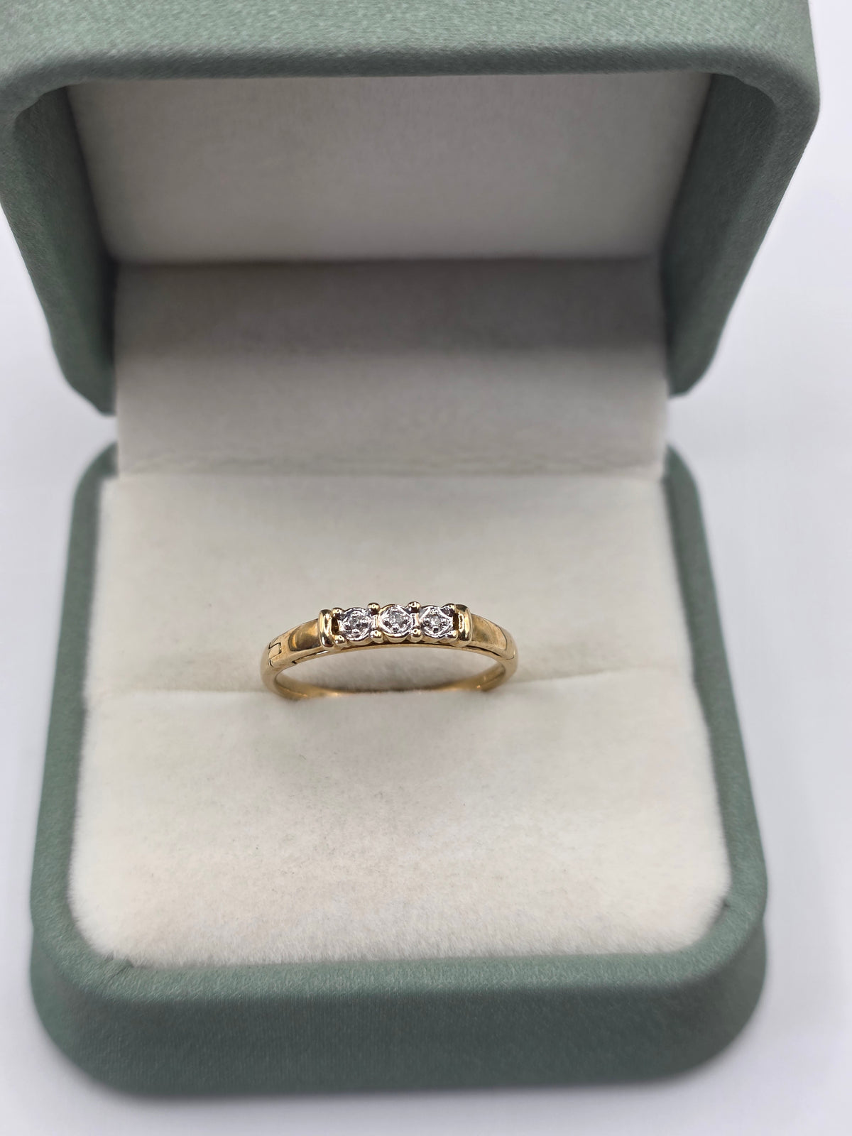 9ct gold "forever love" diamond ring