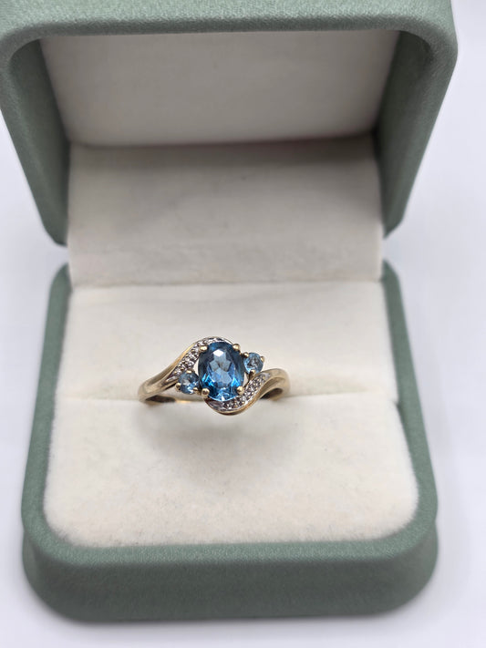 9ct gold topaz and diamond ring