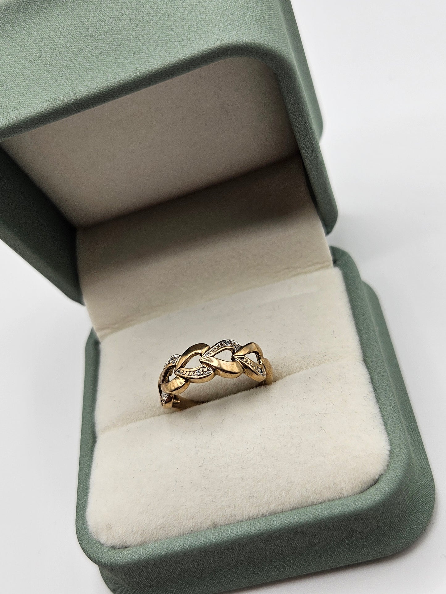 9ct gold diamond ring