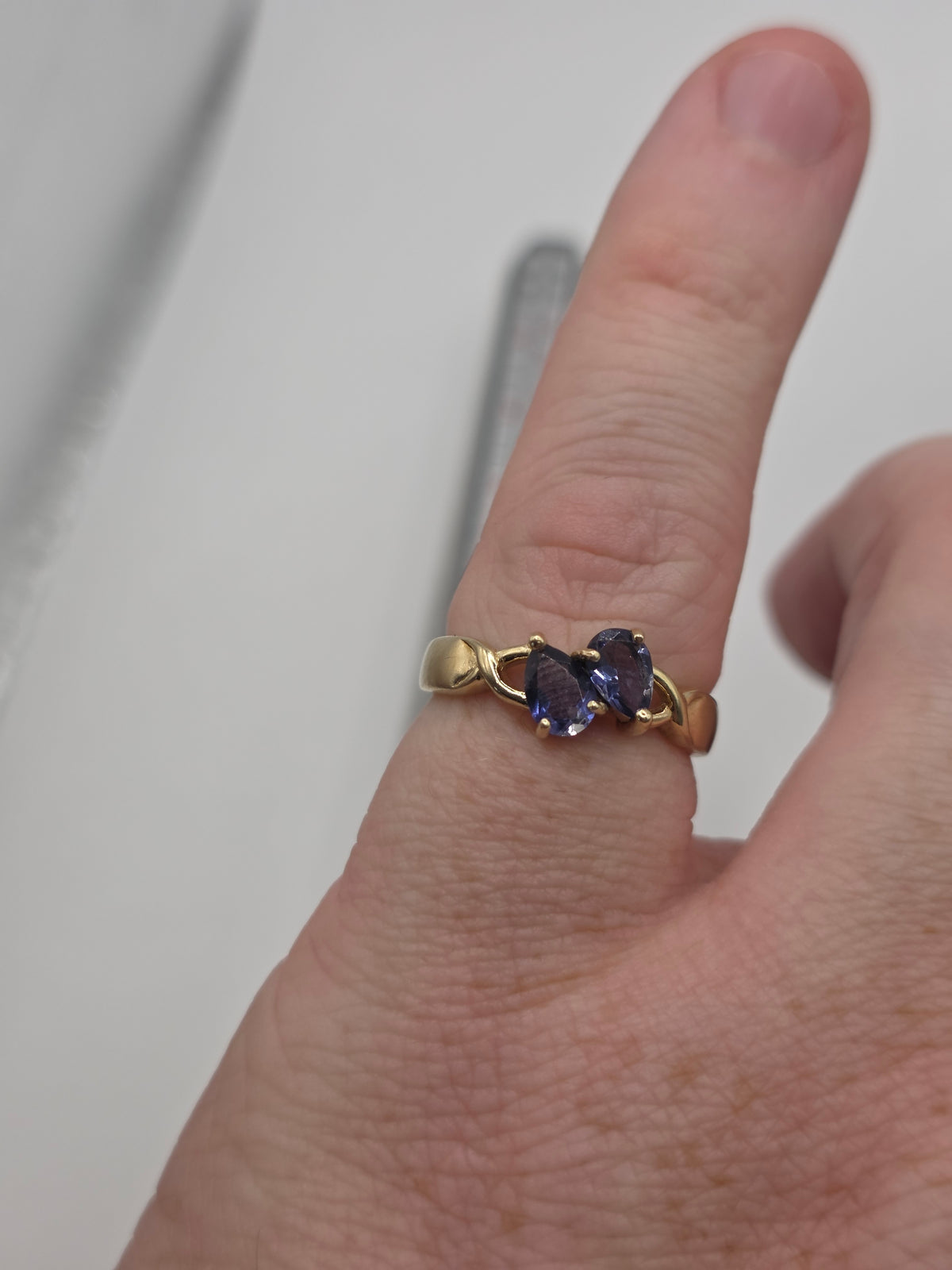 9ct gold tanzanite ring