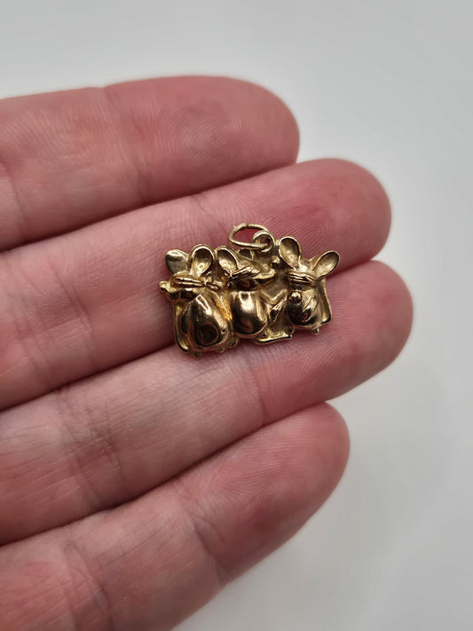 9ct gold "three blind mice" Charm