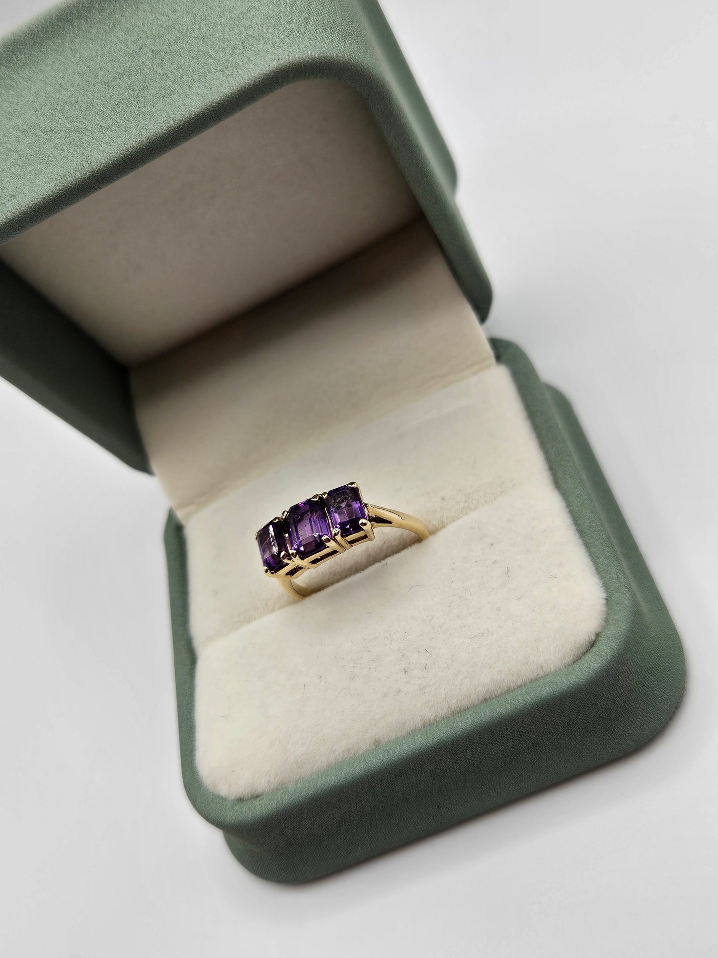 9ct gold amethyst ring