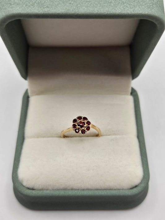 9ct gold garnet cluster ring