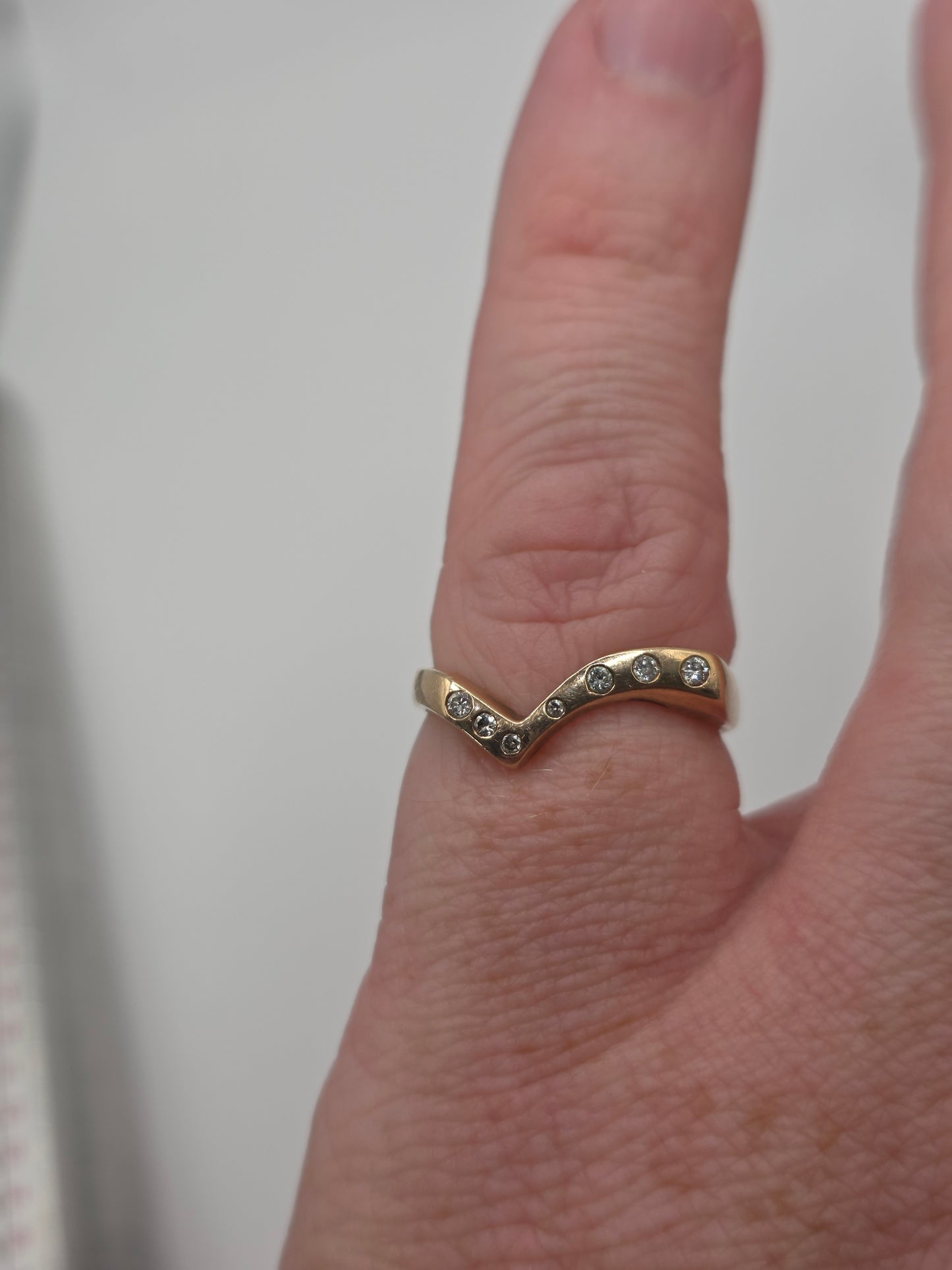 9ct gold diamond ring