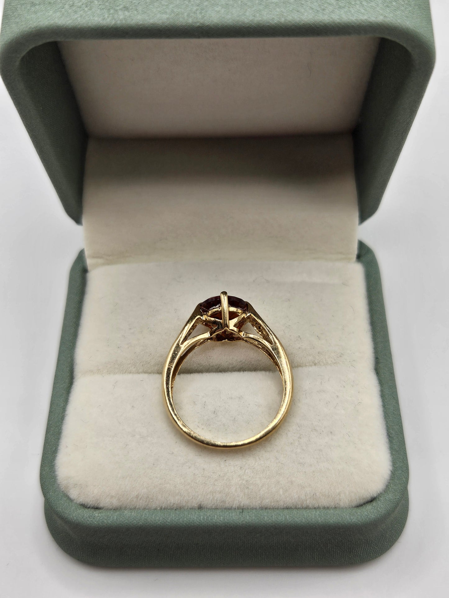 9ct gold spinel and diamond ring