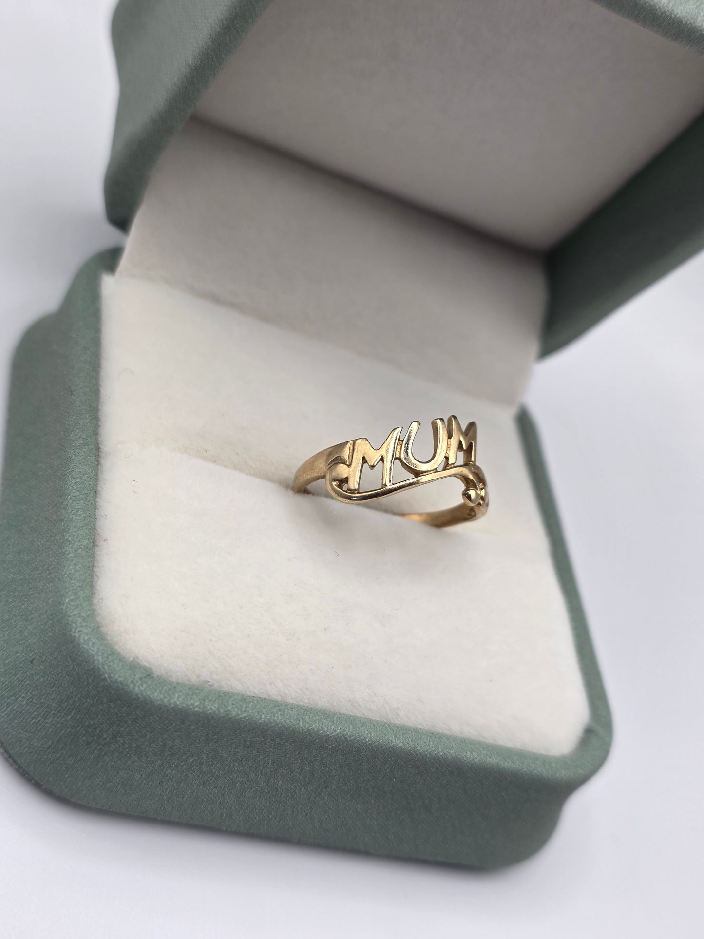 9ct gold mum ring