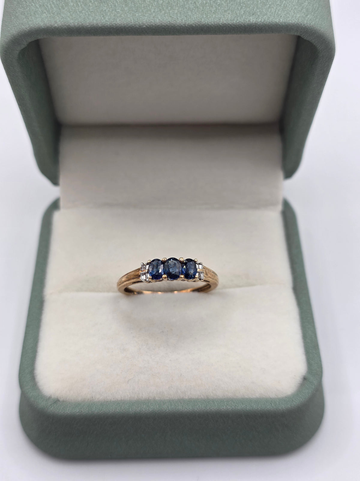 9ct gold kyanite and diamond ring