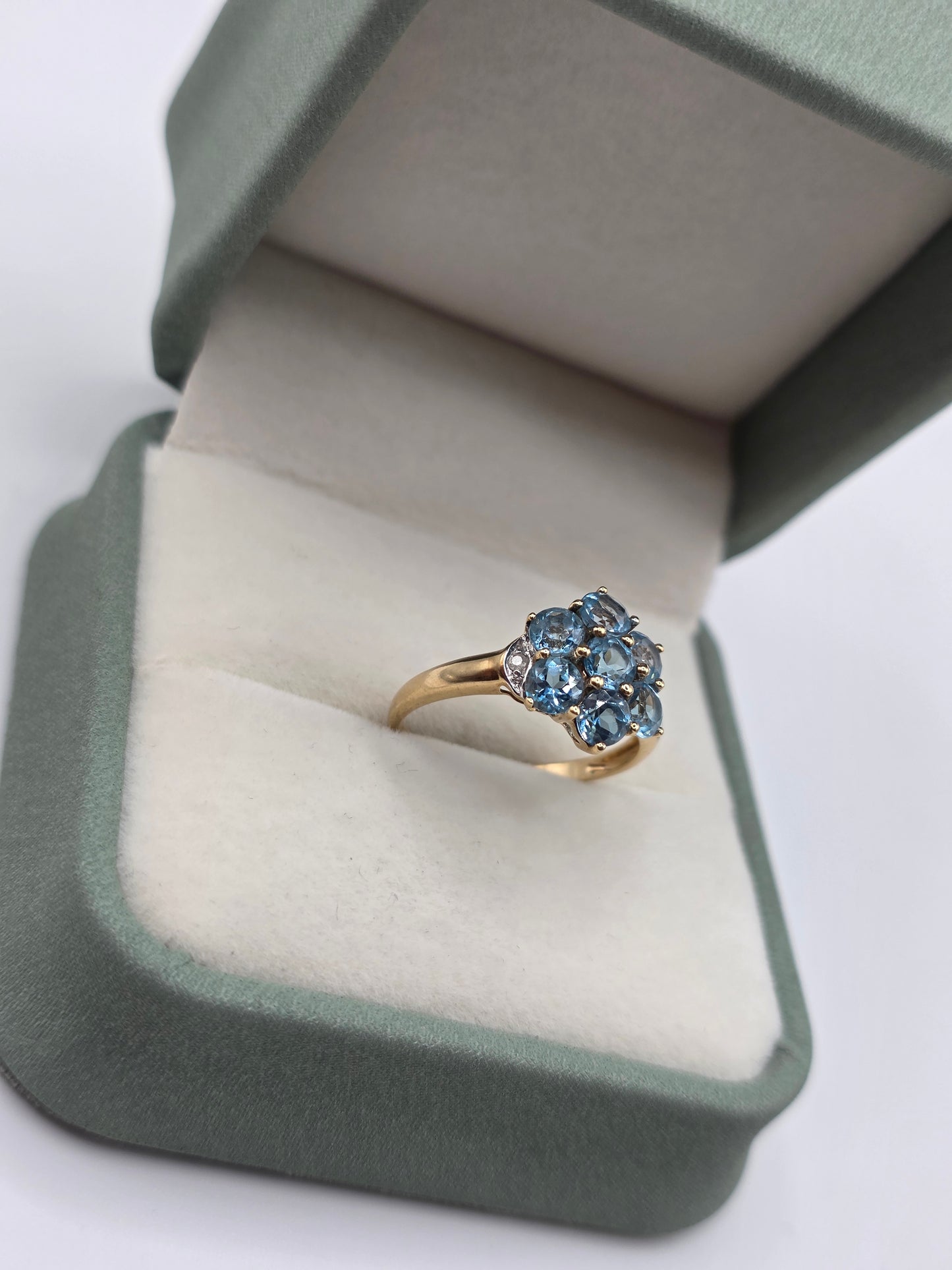 9ct gold topaz and diamond ring