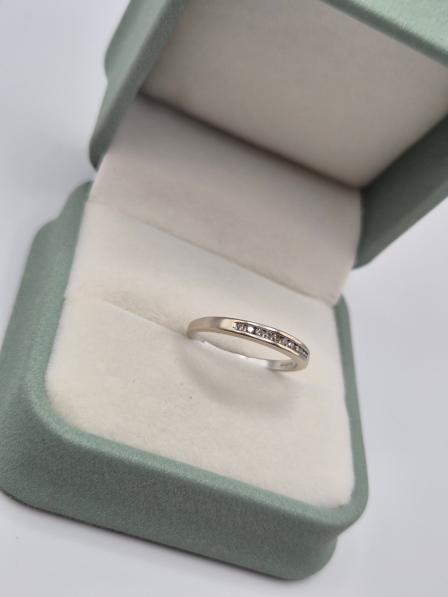 9ct white gold diamond ring