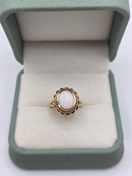 9ct gold opal ring