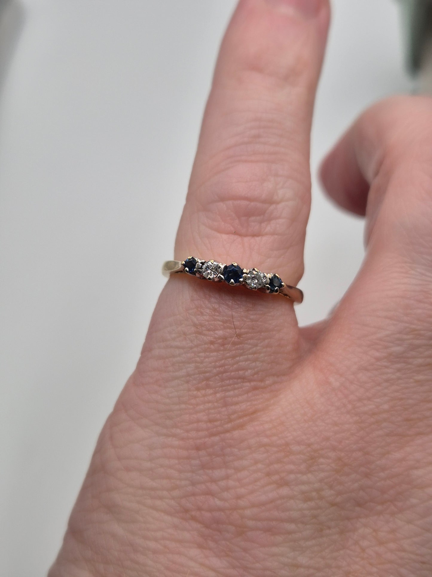 9ct gold sapphire and diamond ring