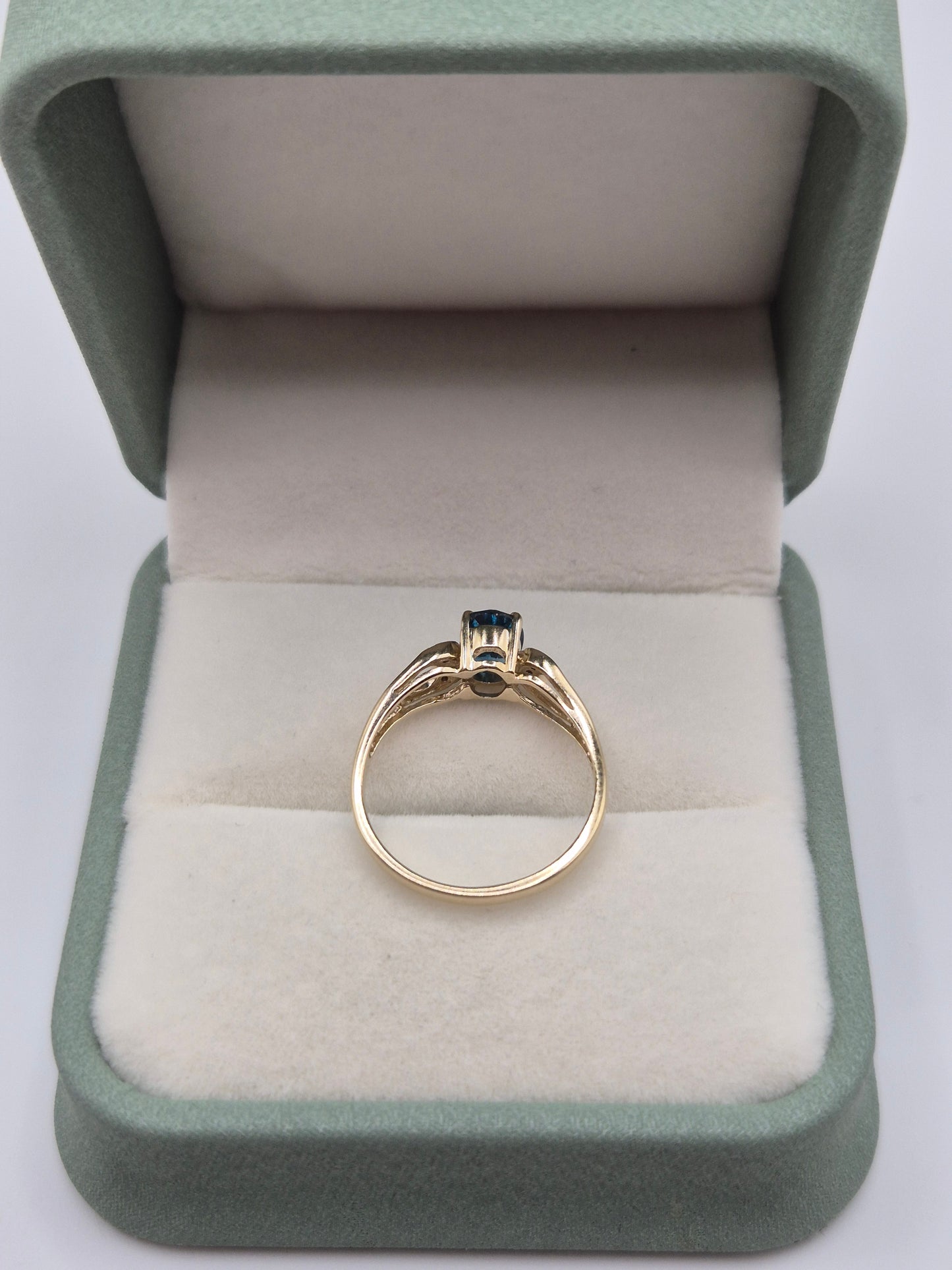 9ct gold topaz and diamond ring