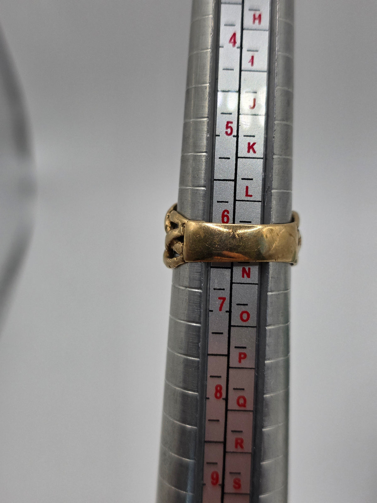 Vintage 9ct gold ring