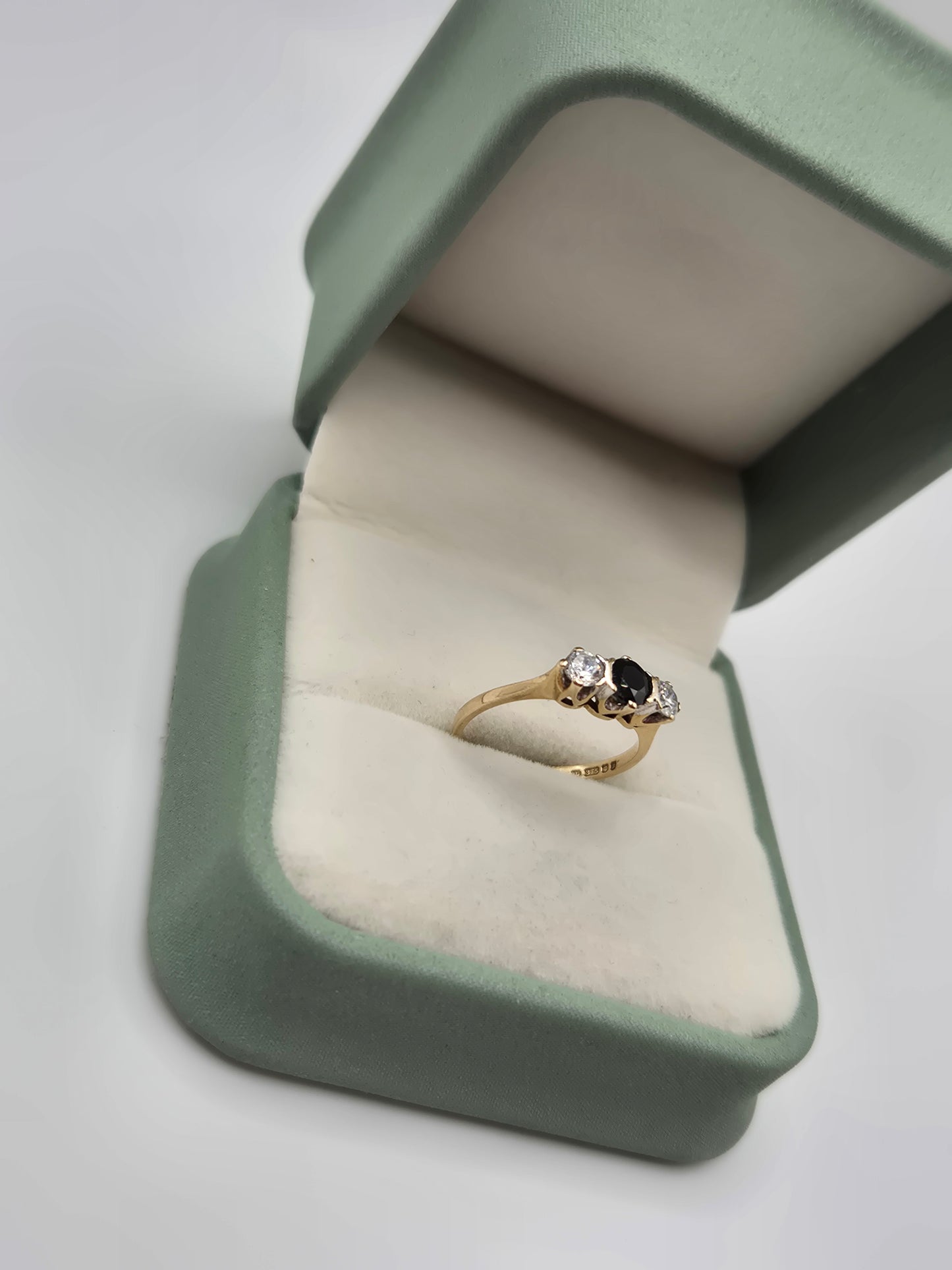 9ct gold sapphire and cz ring