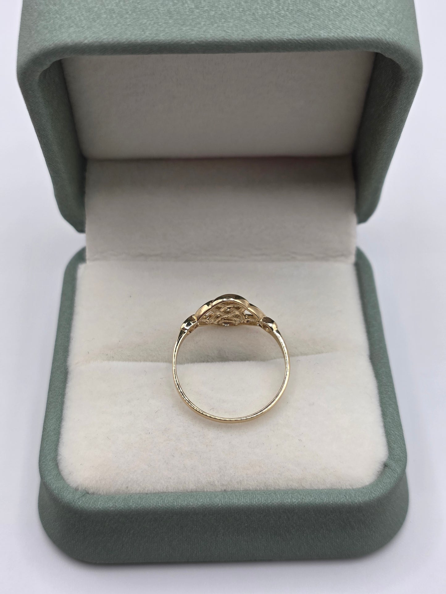 9ct gold celtic ring